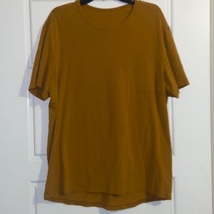 Men’s Lulu lemon tee